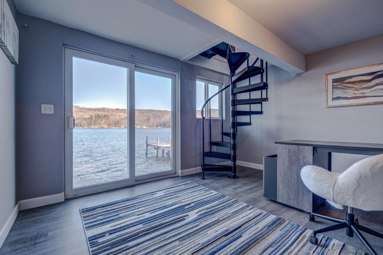Holiday home Modern Winnipesaukee Lake Front Retreat Alton